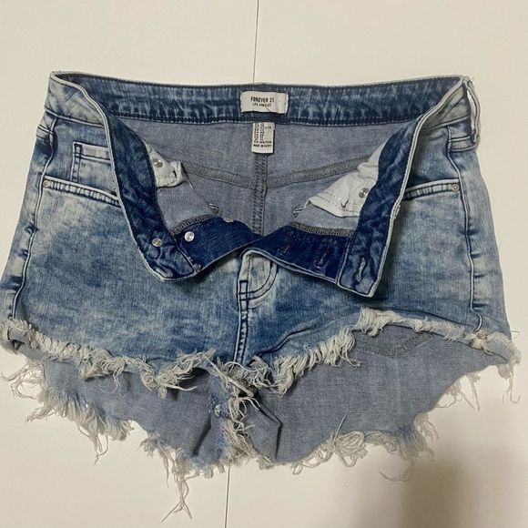 Forever 21 Button Front Size 28 Denim Blue Jean Shorts with Frayed Hem - Picture 2 of 6